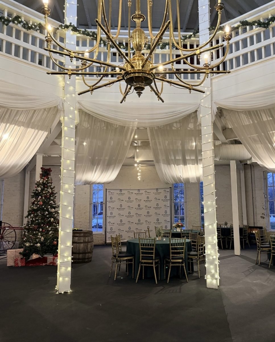 Round Barn decorated for the holidays